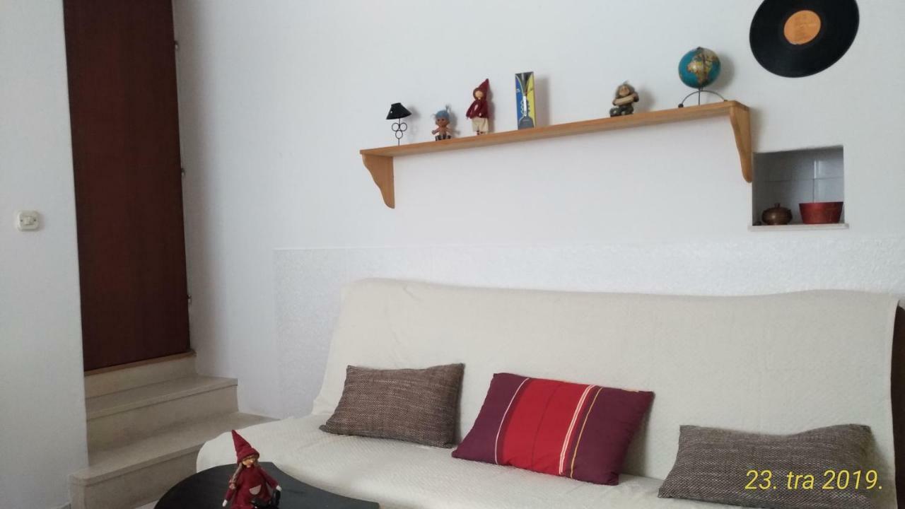 Ivana Szybenik Zewnętrze zdjęcie
